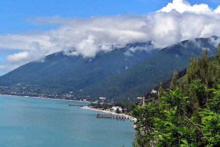 Абхазия – место, где встречаются море и горы