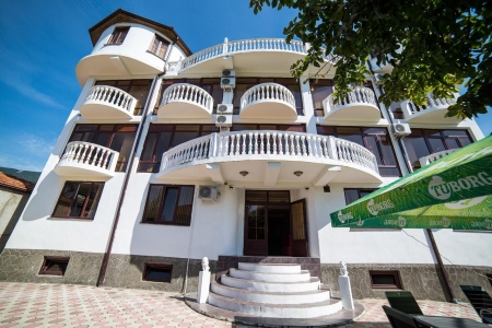 Отели и гостиницы Абхазии: выбор и рекомендации для комфортного проживания